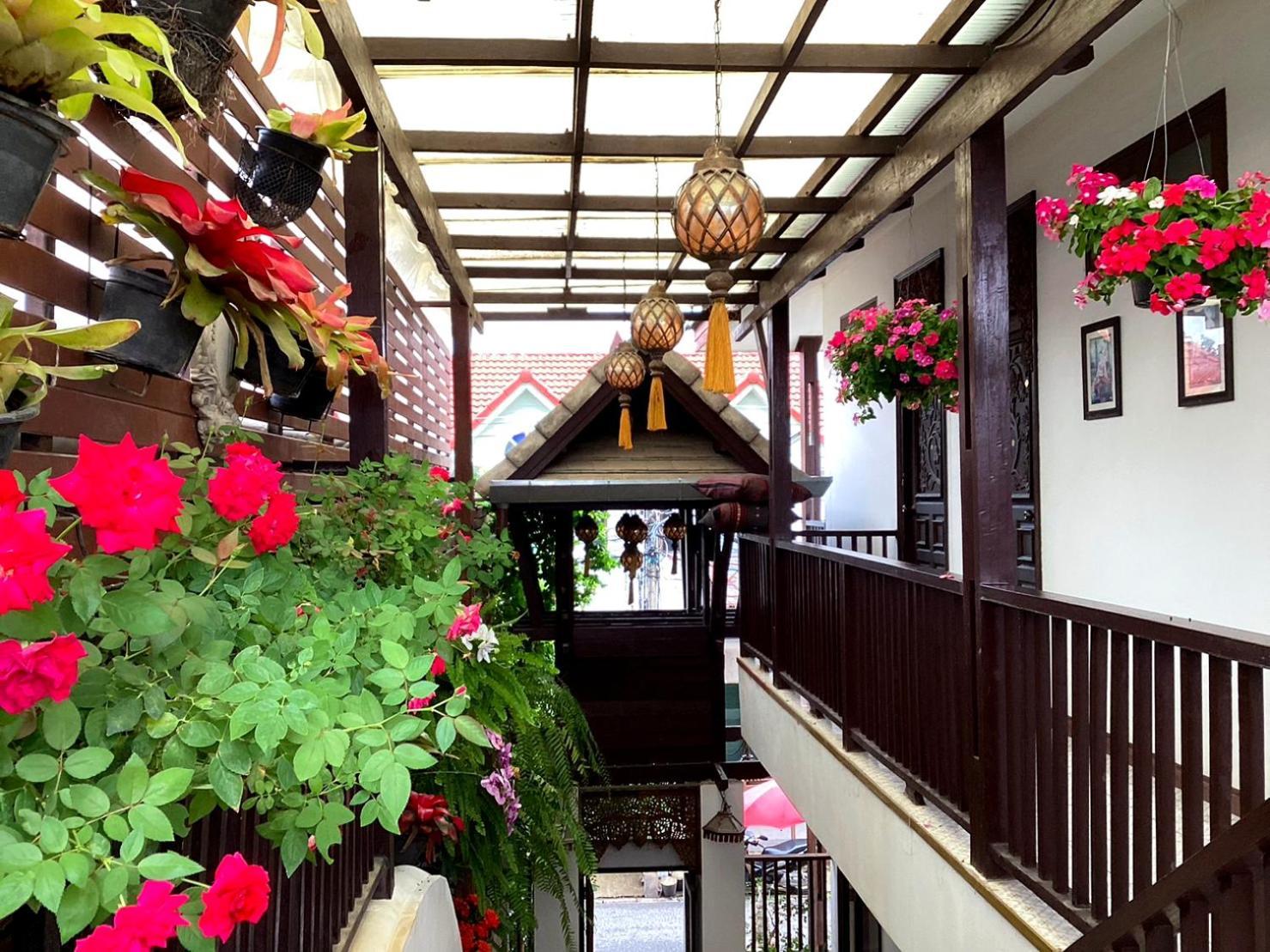 Hotel Ratchiangsaen Flora House Chiang Mai Zewnętrze zdjęcie